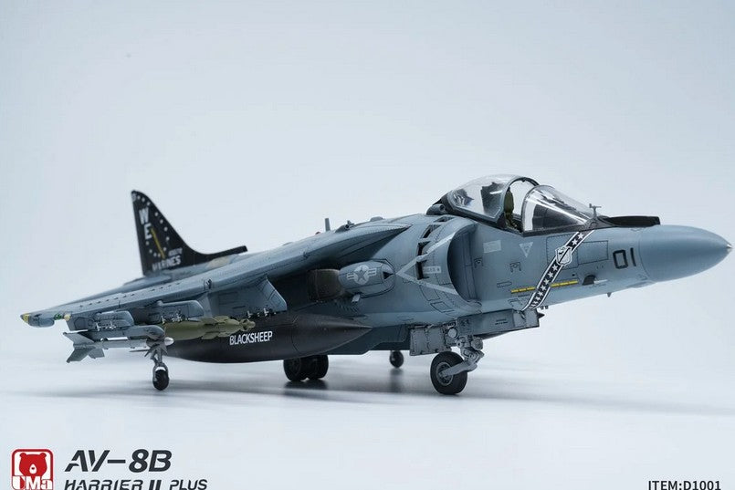 Vista frontal lateral AV-8B Harrier II Plus Black Sheep de UMa Model D1001