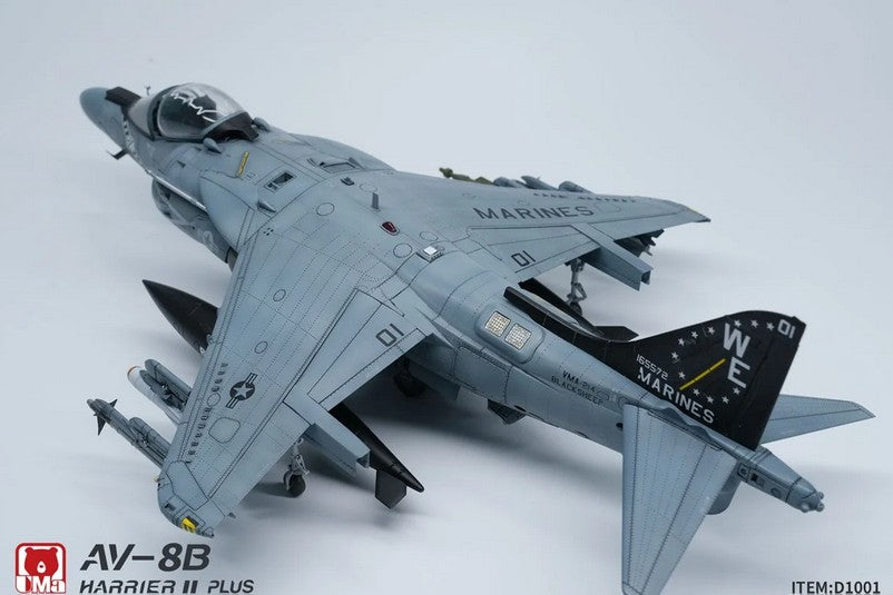 Vista trasera lateral AV-8B Harrier II Plus VMA214 de UMa Model D1001
