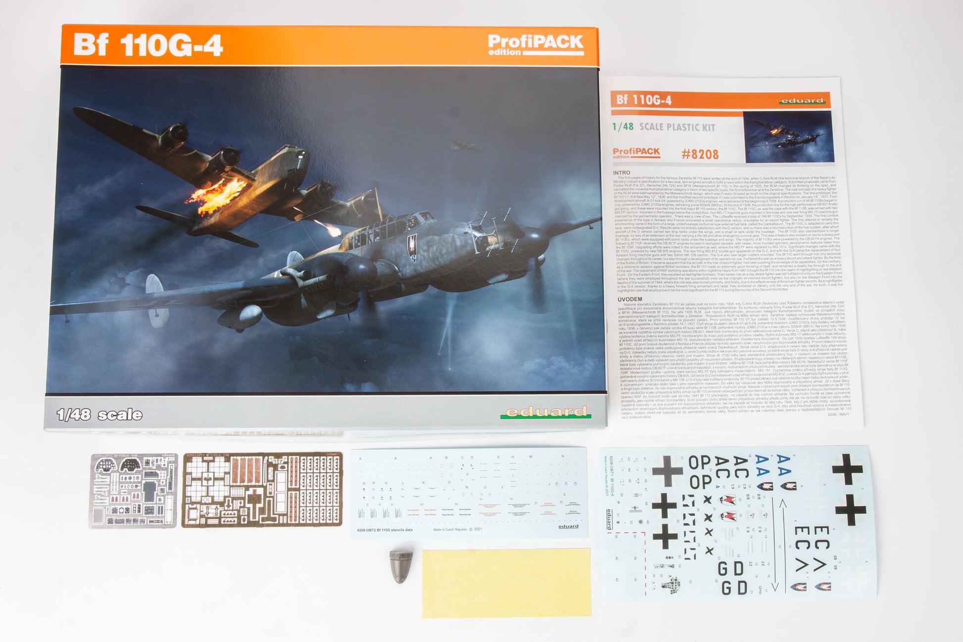 Contenido de la caja de la maqueta del caza nocturno alemán BF 110 G4 en escala 1:48 de Eduard referencia 8208