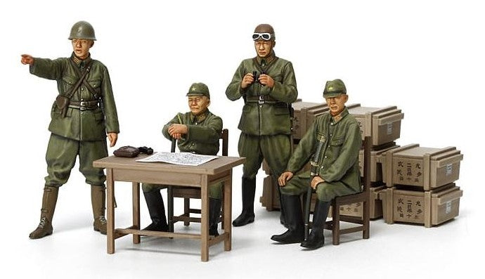 Foto de la maqueta de set de figuras de puesto de mando de oficiales del ejército japonés en escala 1:35 de Tamiya con referencia 35341