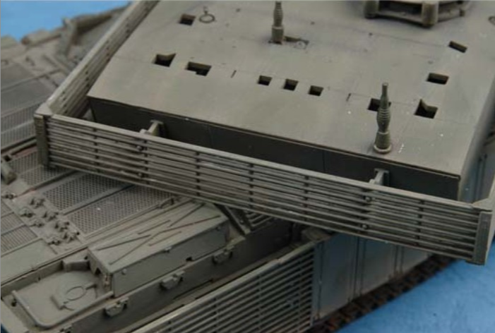 Detalle de la torreta de la maqueta del carro de combate británico Challenger 2 en escala 135 de Trumpeter referencia 01522