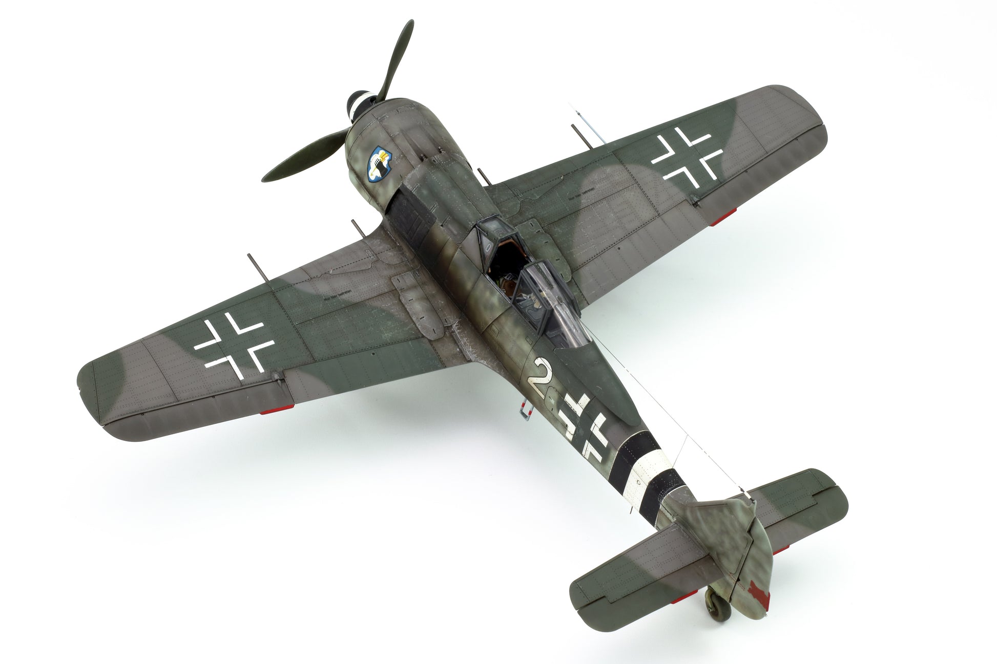 Foto aérea trasera de la maqueta del caza alemán Fw-190 A7 en escala 1:48 de Edurad referencia 82138