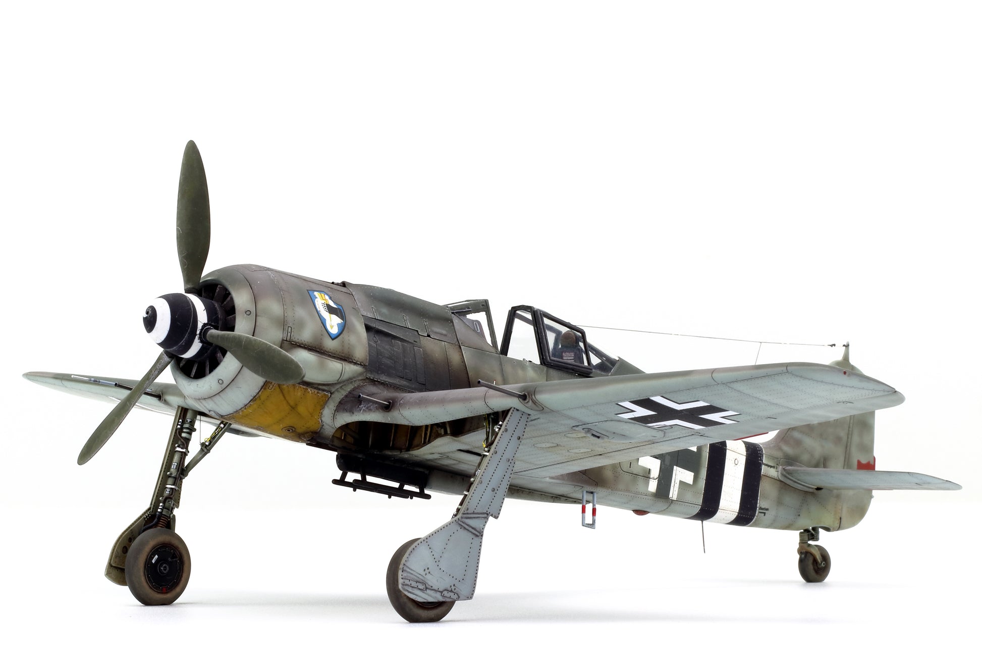 Foto de perfil izquierdo de la maqueta del caza alemán Fw-190 A7 en escala 1:48 de Edurad referencia 82138