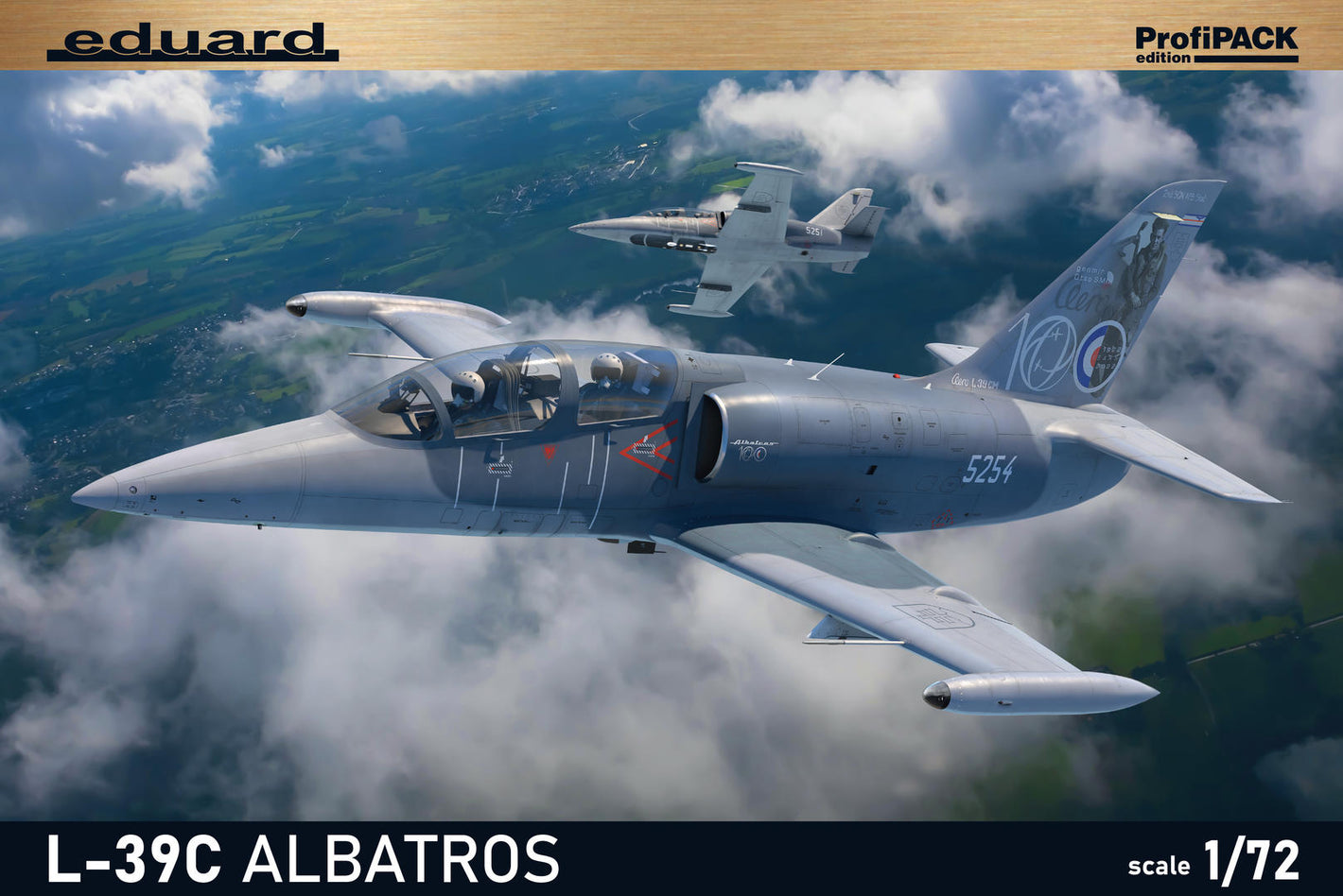 Portada de la caja de la maqueta del avión de entrenamiento checo L-39C Albatros en escala 1:72 de Eduard referencia 7044