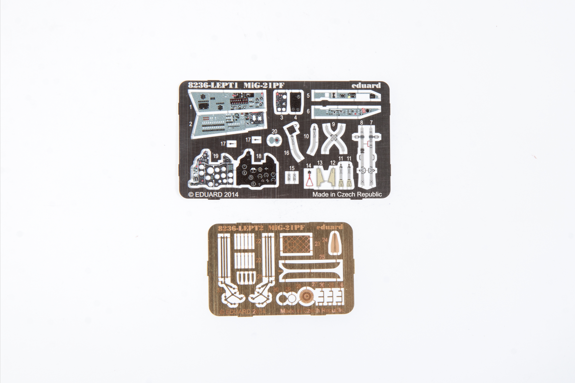 Fotograbados de la maqueta del caza soviético Mig-21 PF en escala 1:48 de  Eduard con referencia 8236