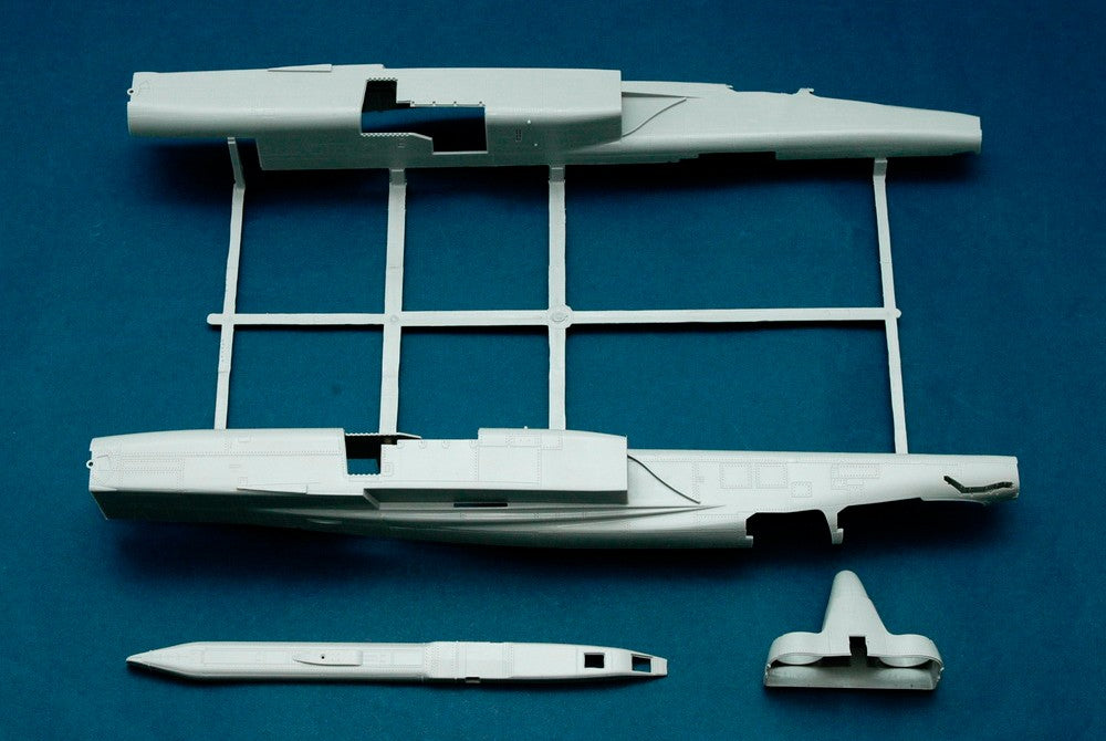 North american RA-5C Vigilante Trumpeter 08029 Grapa fuselaje