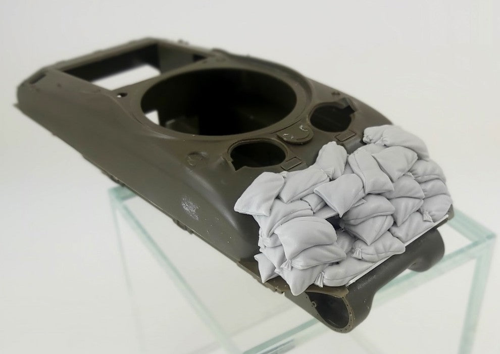 PANZER ART (1/35) Sandbags armor for M4A1 “Sherman Large Hatch”