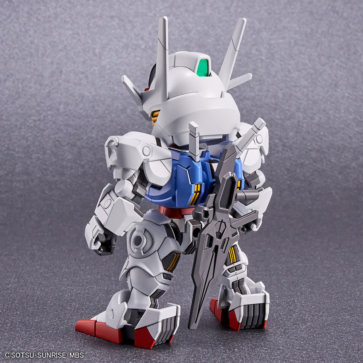 Vista trasera de la figura del SD Gundam XVX-016 Gundam Aerial de Bandai referencia 63031