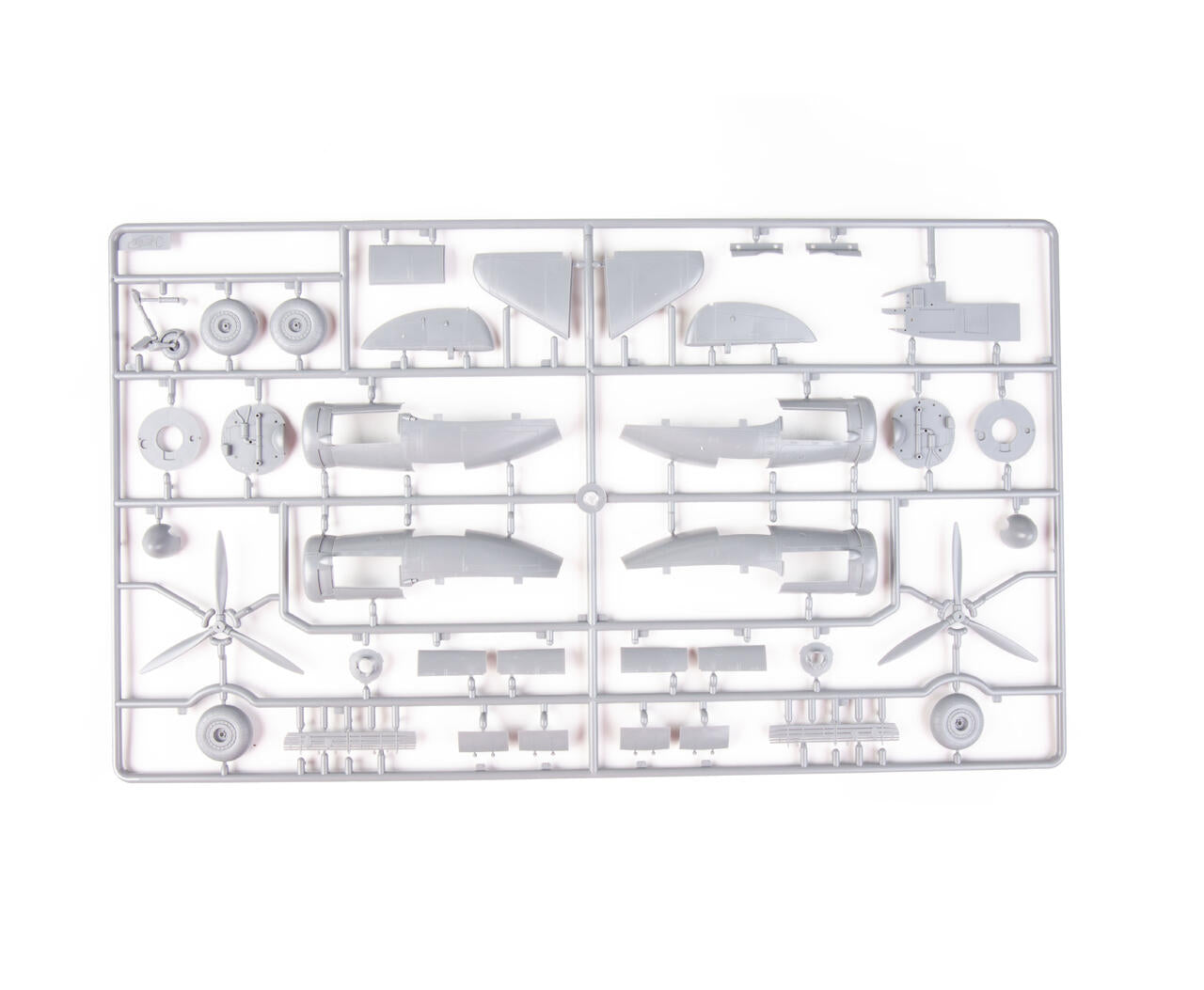 Grapa 3 de la maqueta del bombardero alemán Ju 88 A-4 en escala 1:48 de Eduard referencia 11194