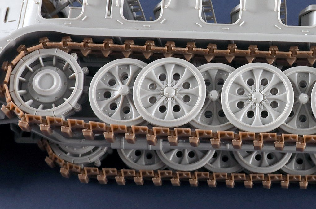 Foto detalle cadenas de la maqueta del Sd.Kfz.9 Famo en escala 1:35 de Trumpeter con referencia 09575