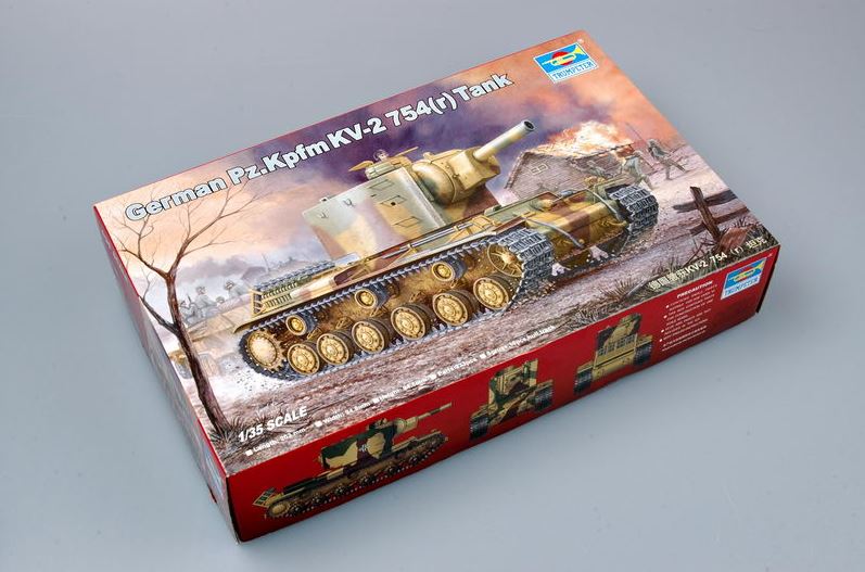 TRUMPETER (1/35) German Pz.Kpfm KV-2 754(r) Tank