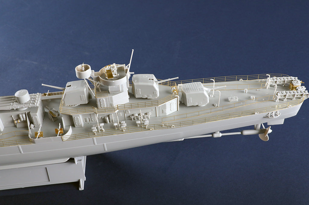Vista sección popa de la maqueta del destructor norteamericano USS Fletcher DD-445 en escala 1:20 de Trumpeter referencia 03723