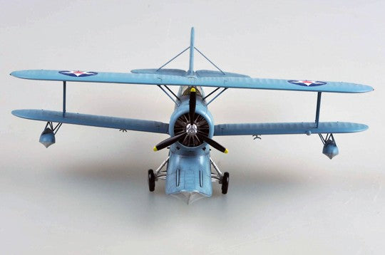 Vista frontal con decoración US de la maqueta del avión de reconocimiento J2F-5 Duck de I Love Kit n 1:48 referencia 64805