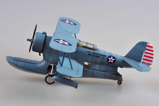 Vista lateral izquierda con decoración US de la maqueta del avión de reconocimiento J2F-5 Duck de I Love Kit n 1:48 referencia 64805