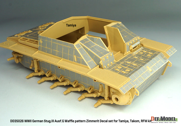 Vista lateral derecha de la calcas con zimmerit con patrón waffle en maqueta de Tamiya del cazacarros alemán Stug III G en escala 1:35 de Def Model referencia 35024