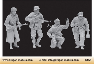 Foto de figuras de panzer granderos alemanes de la division Norland durante las batallas en el Oder-Vistula de 1945 en escala 1:35 de Dragon referencia 6455