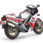 Foto trasera de la maqueta de la moto Yamaha RZV500R en escala 1:12 de Tamiya referencia 14037