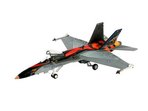 Foto de la maqueta del caza F-18C Hornet en escala 1:144 de Revell referencia 04001