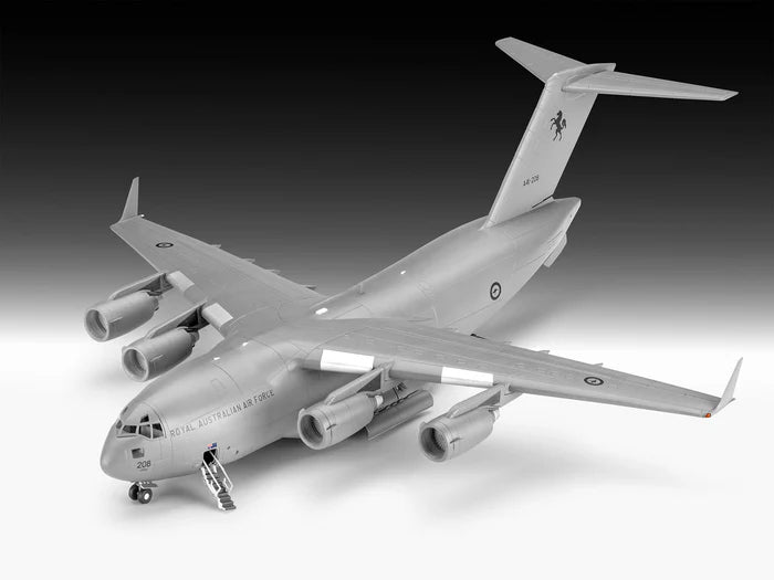 Foto completa de la maqueta del avión C-17A Globemaster III en escala 1:144 de Revell referencia 03747