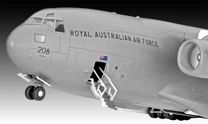 Foto delantera de la maqueta del avión C-17A Globemaster III en escala 1:144 de Revell referencia 03747