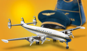 Foto de la maqueta del avión de pasajeros Super Constellation de la Luthansa en escala 1:144 de Revell referencia 03745