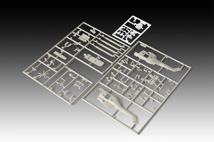 Piezas de la maqueta del helicóptero Westland Puma HC.1 en escala 1:144 de Revell referencia 03746