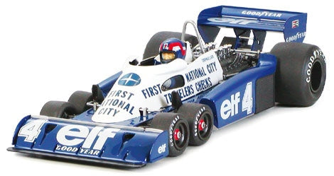 Foto frontal de la maqueta del Fórmula 1 Tyrrel P34 que corrió el gran premio de Mónaco en 1977 en escala 1:20 de Tamiya referencia 20053