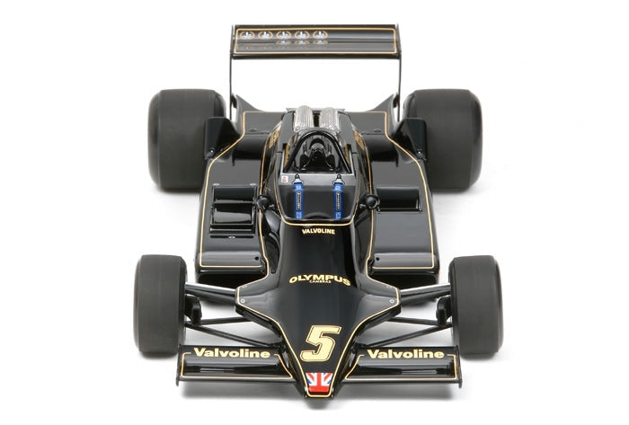 Foto frontal de la maqueta del fórmula 1 Lotus Type 79 en escala 1:20 de Tamiya referencia 20060