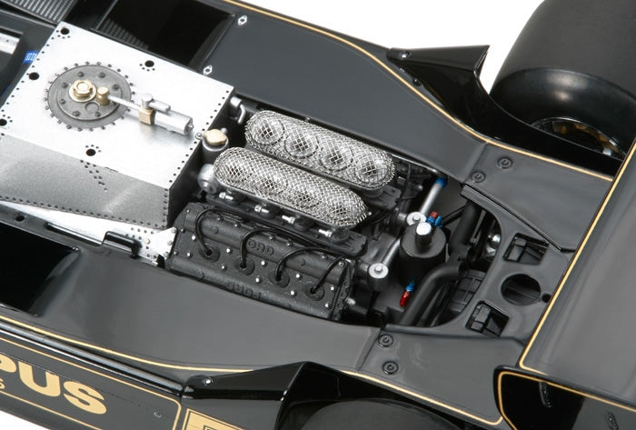 Foto motor de la maqueta del fórmula 1 Lotus Type 79 en escala 1:20 de Tamiya referencia 20060