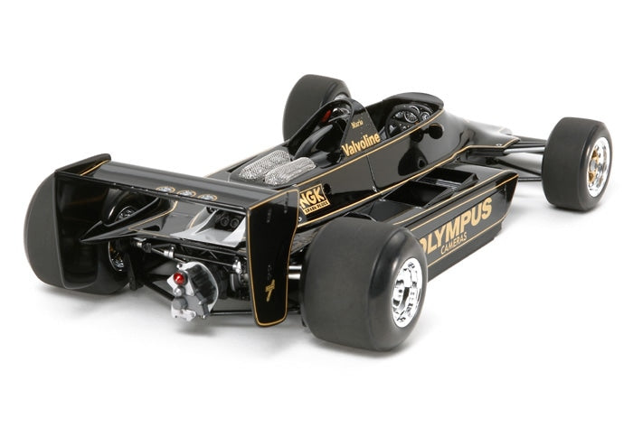 Foto trasera de la maqueta del fórmula 1 Lotus Type 79 en escala 1:20 de Tamiya referencia 20060