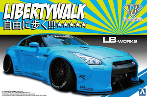 Caja de la portada de la maqueta de la Saga Liberty Walk del Nissan R35 GT-R  en escala 1:24 de Aoshima referencia 20231