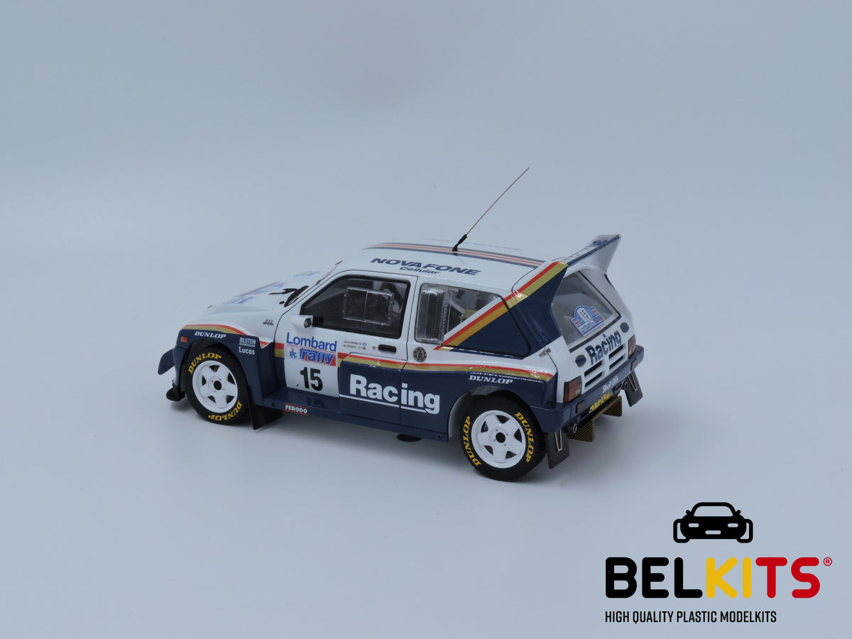 Foto lateral izquierda de la maqueta del coche de rally MG Metro 6R4 que corrió en el Rally de Lombard en 1986 por Jimmy McRae en escala 1:24 de Belkits referencia Bel 016