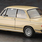 Foto trasera de la maqueta del coche utilitario BMW 2002 tii en escala 1:24 de Hasegawa referencia 20756