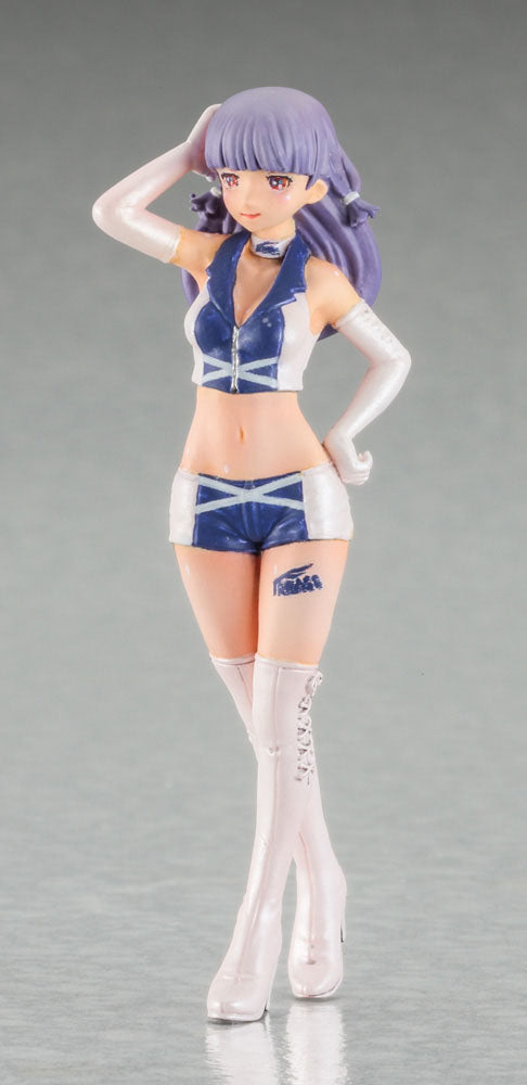 Foto de la figura de la Egg Girl incluida en la maqueta del Sauber Mercedes C9 del equipo Calire Frost en escala 1:24 de Hasegawa referencia 52742