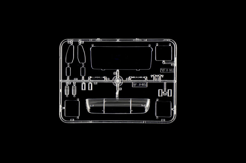 Piezas transparentes 1 de la maqueta del camión grúa remolque Mercedes Benz Wrecker en escala 1:24 de Italeri referencia 3808