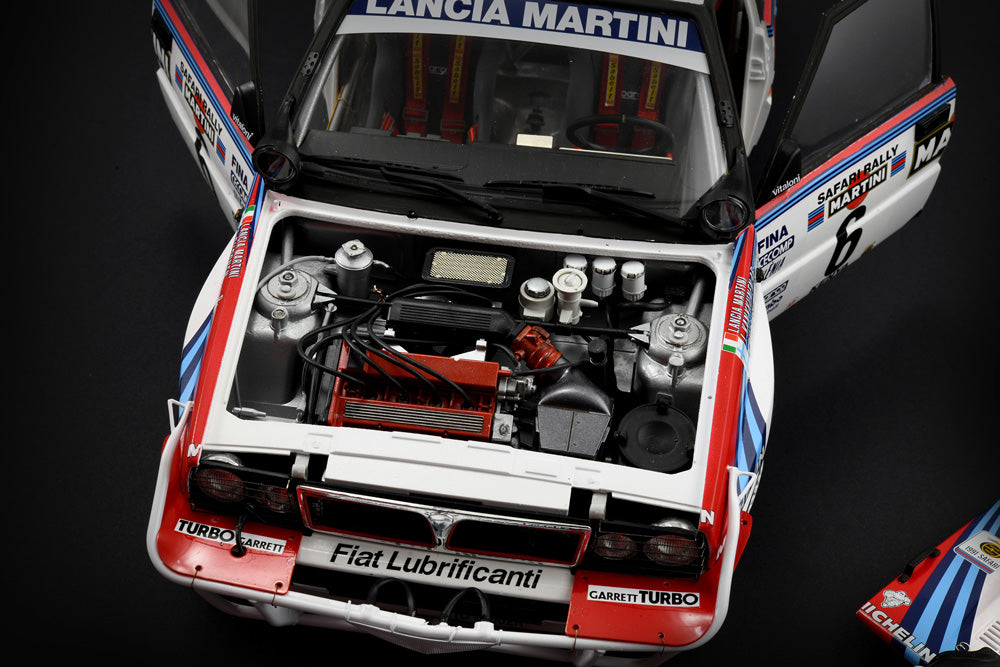 Foto motor de la maqueta del coche de rally Lancia Delta HF Integrale 16v que corrió el rally Safaria de 1991 en escala 1:12 de Italeri referencia 4720 