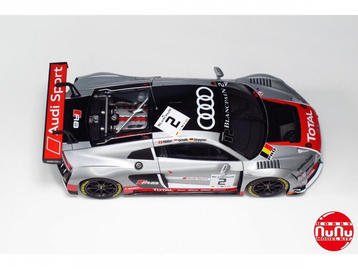 Foto aérea derecha de la maqueta del coche de competición Audi R8 LMS GT3 que compitió en Spa en 2015 en escala 1:24 de Nunu referencia 24004