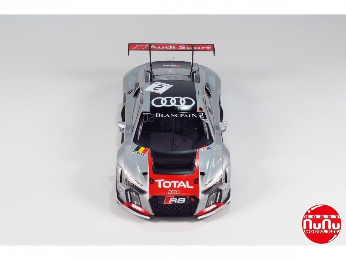 Foto frontal de la maqueta del coche de competición Audi R8 LMS GT3 que compitió en Spa en 2015 en escala 1:24 de Nunu referencia 24004