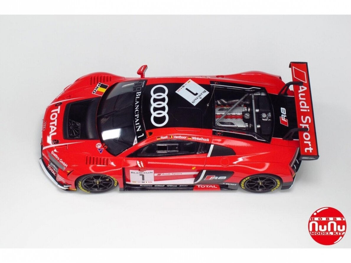 Foto lateral izquierda de la maqueta del coche de competición Audi R8 LMS GT3 que compitió en Spa en 2015 en escala 1:24 de Nunu referencia 24004