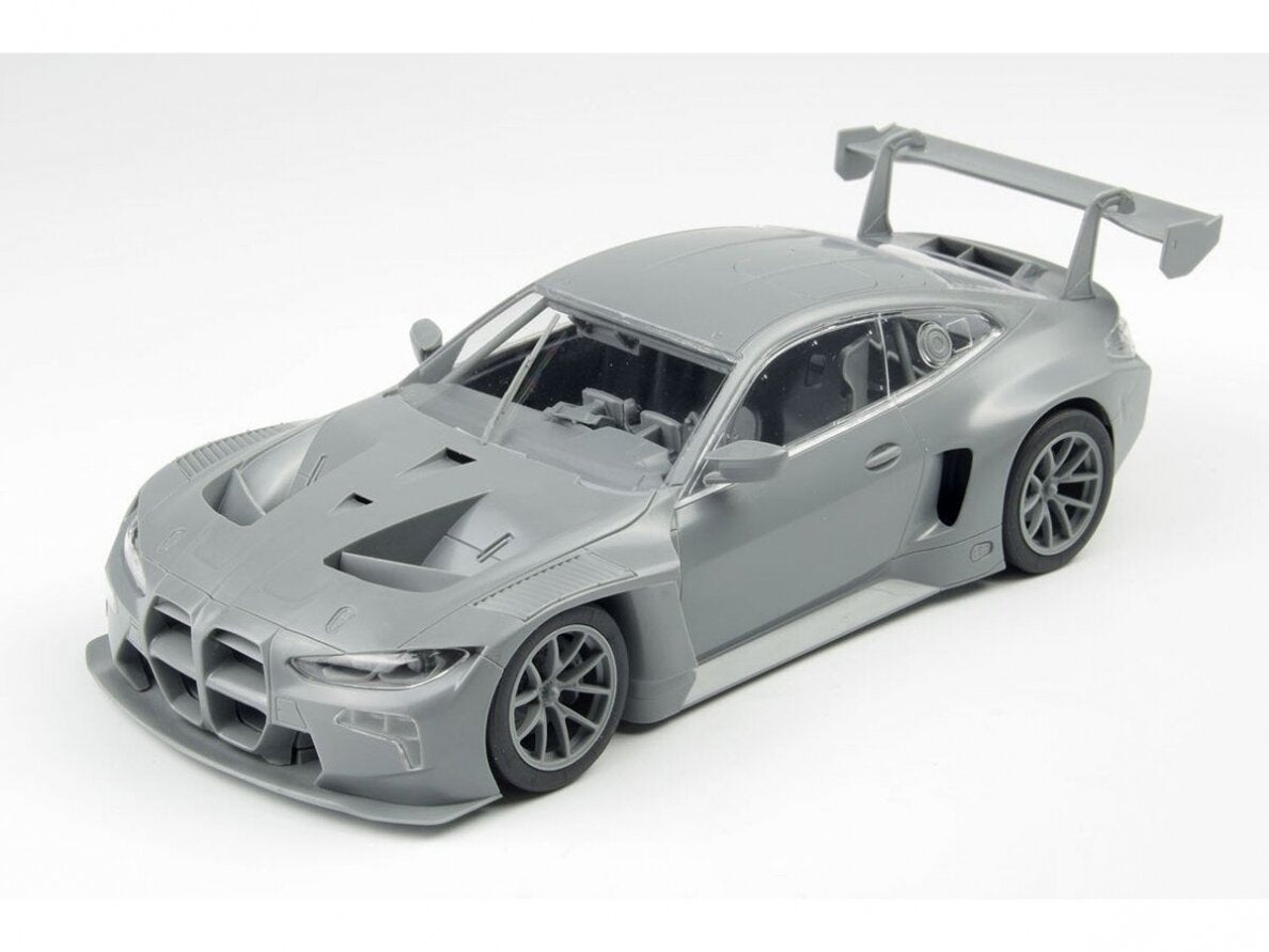 Foto frontal de la maqueta del coche de competición BMW M4 GT3 que ganó la DTM de 2022 en escala 1:24 de Nunu referencia 24045