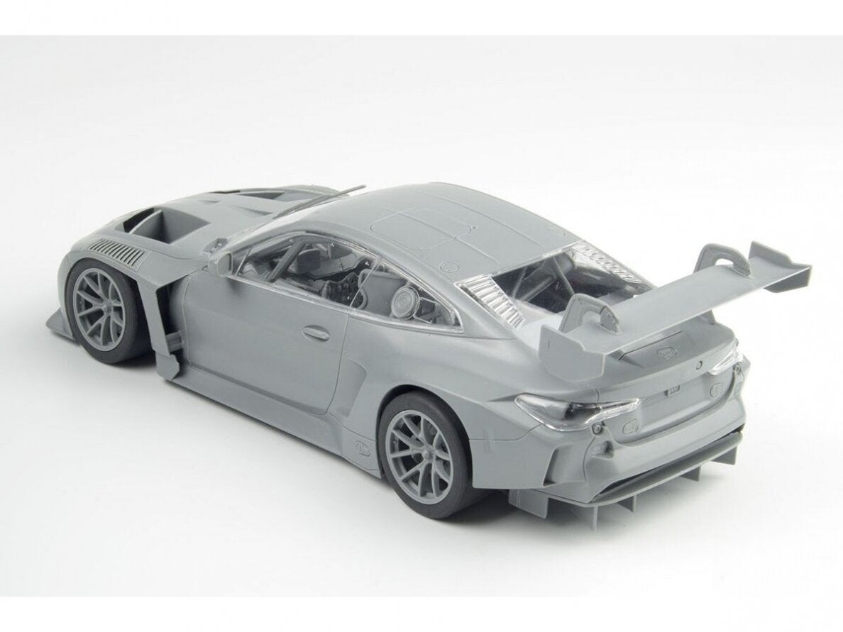 Foto lateral izquierda de la maqueta del coche de competición BMW M4 GT3 que ganó la DTM de 2022 en escala 1:24 de Nunu referencia 24045