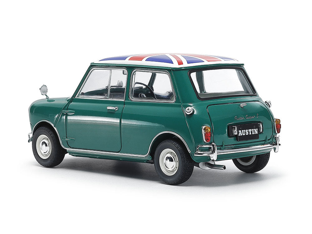 Foto trasera de la maqueta del coche Austin Mini Cooper 1275S en escala :24 de Tamiya referencia 24235