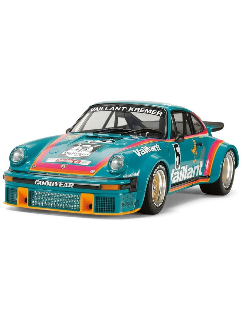 Foto de la maqueta del coche de competición Porsche 934 Turbo RSR del equipo Vaillant Kremer en escala 1:24 de Tamiya referencia 24334