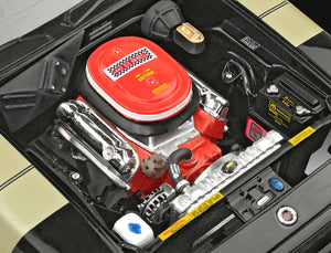 Detalle del motor de la maqueta del coche deportivo Plymouth GTX de 1971 de Dominic en la gama de películas Fast & Furious en escala 1:25 de Revell referencia 67732
