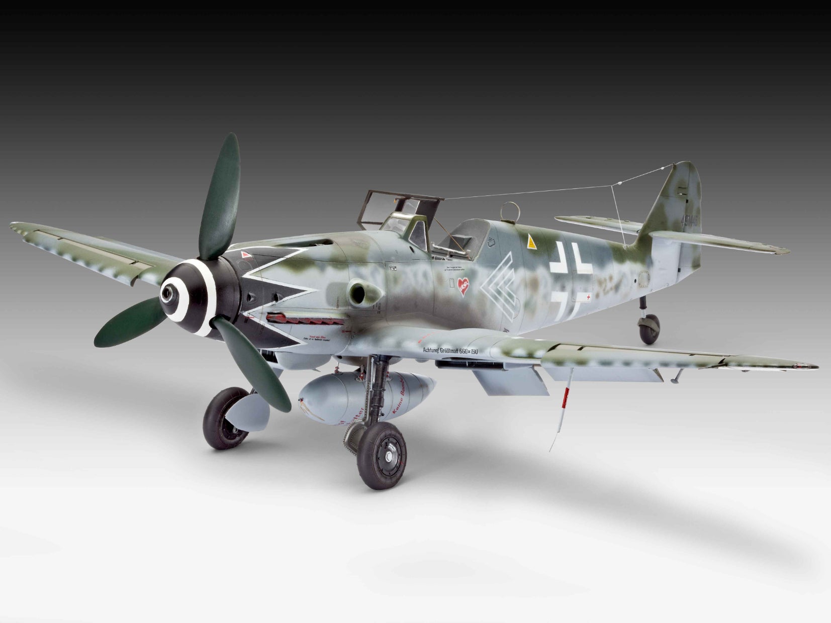 Foto de la maqueta del caza alemán BF-109G10 Erla en escala 1:32 de Revell referencia 03752