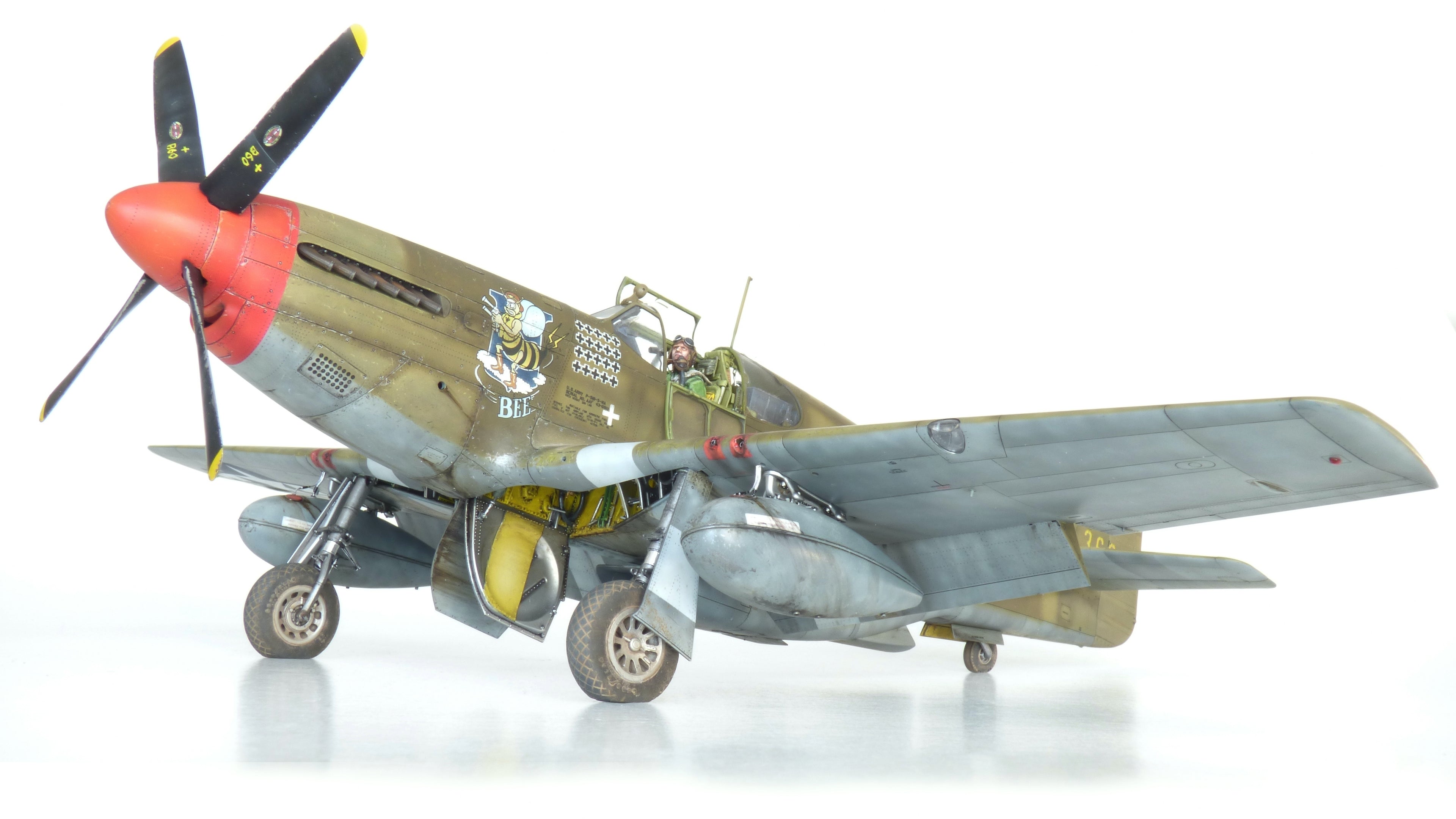 Foto frontal de la maqueta del caza P-51B Mustang en escala 1:32 edición Royal de Eduard referencia 932011