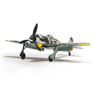 Foto delantera con decoración 1 de la maqueta del caza alemán Fw190 A4 en escala 1:32 de Zoukei Mura referencia SWS22