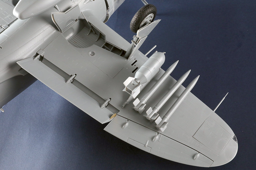 Detalle inferior de la maqueta del caza norteamericano P-47 D Razorback en escala 1:24 de Trumpeter referencia 02427