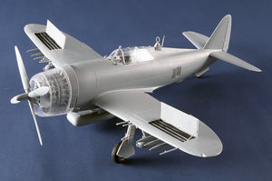 Foto lateral izquierda de la maqueta del caza norteamericano P-47 D Razorback en escala 1:24 de Trumpeter referencia 02427