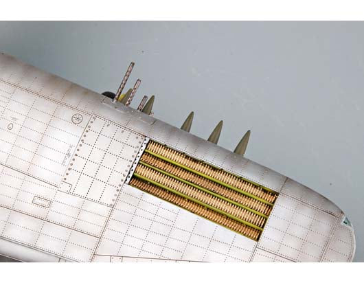 Detalle de un ala de la maqueta del avión P-47D en escala 1:32 de rumpeter referencia 02263